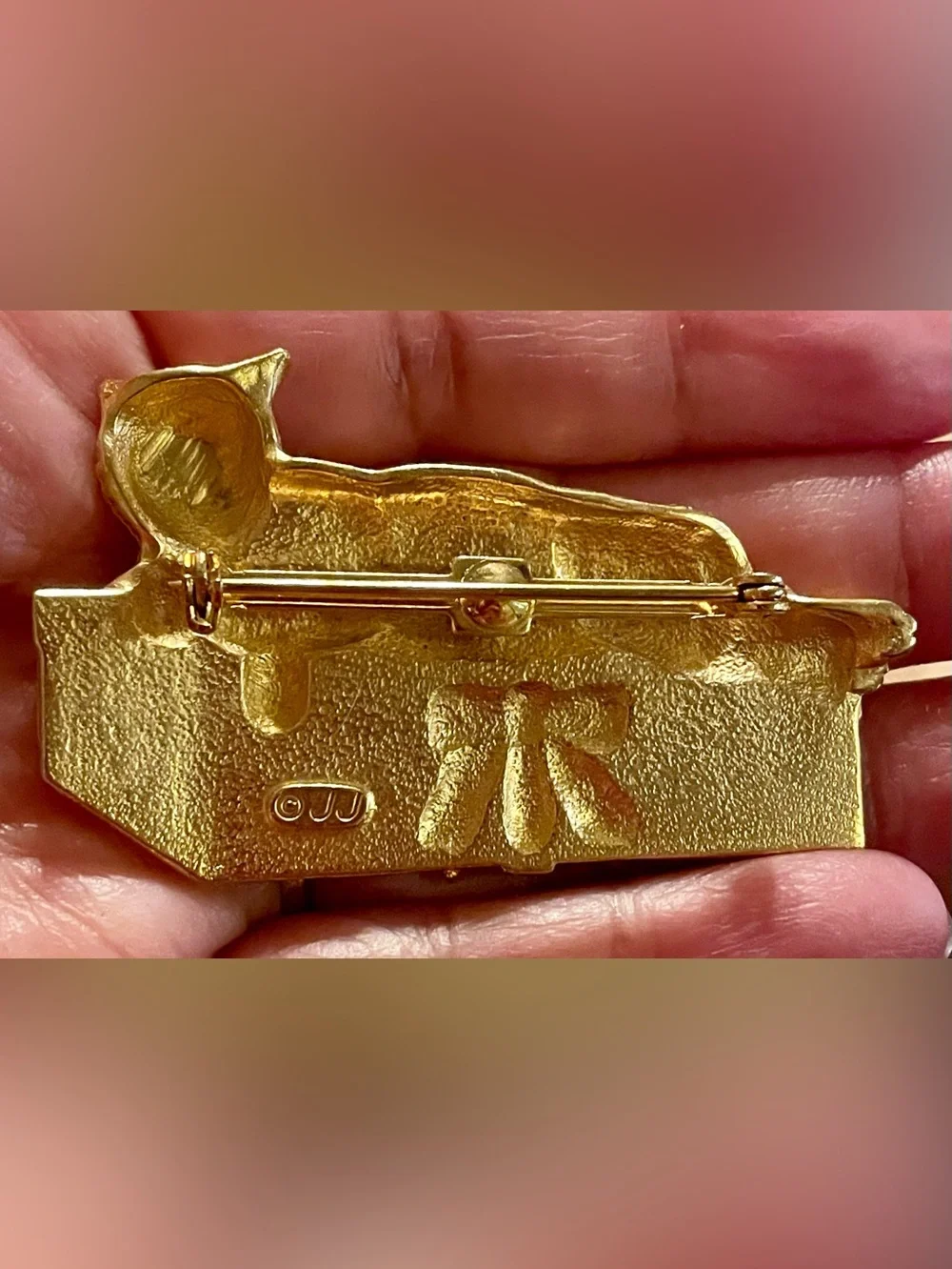 Vintage Gold Tone Cat Brooch with Red & Green Ribbon